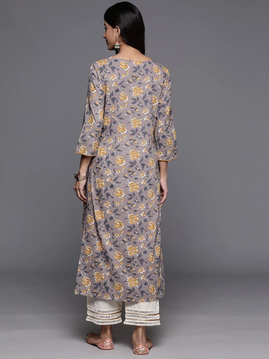Varanga Women Mauve Floral Printed Kurta With V-Neck Three Quarter Sleeves